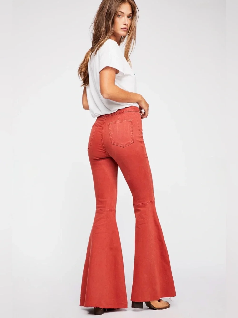 Free People We The Free Just Float Flare Jeans‎ Tie-Dye Red Orange Boho Sz:28 - Picture 4 of 8